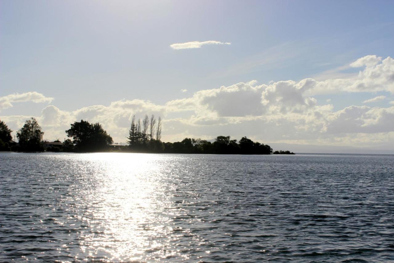 Bram'S Bach Villa Taupo Exterior photo