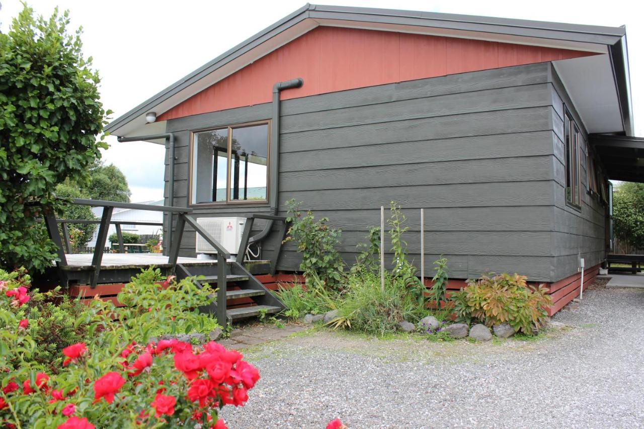 Bram'S Bach Villa Taupo Exterior photo