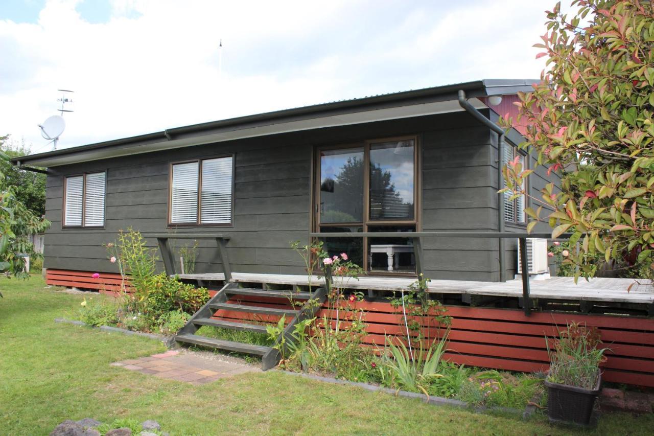 Bram'S Bach Villa Taupo Exterior photo